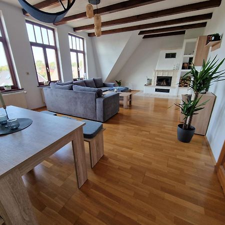 98Qm Wohnung Im Villenviertel - Voll Ausgestattet Mit Balkon Und Kamin - Wlan Gratis Wilhelmshaven Zewnętrze zdjęcie