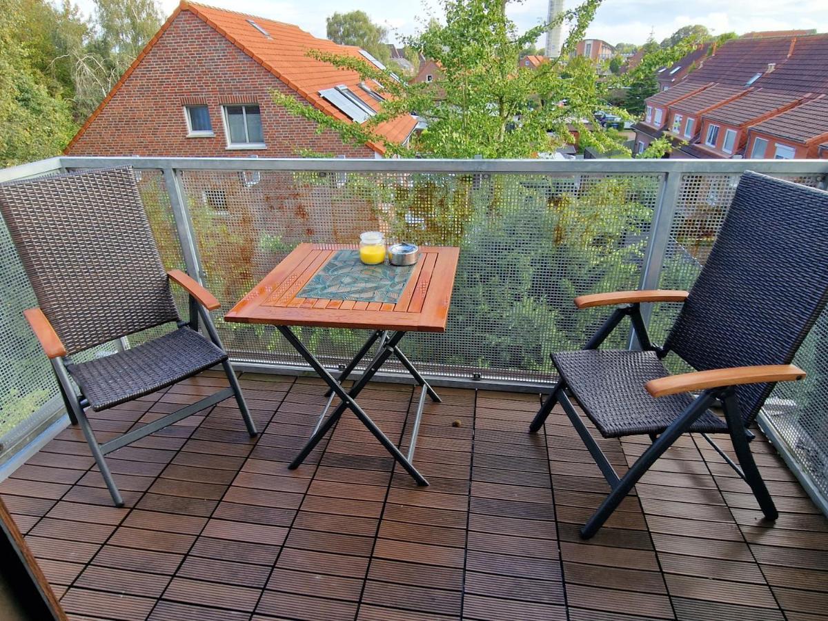 98Qm Wohnung Im Villenviertel - Voll Ausgestattet Mit Balkon Und Kamin - Wlan Gratis Wilhelmshaven Zewnętrze zdjęcie