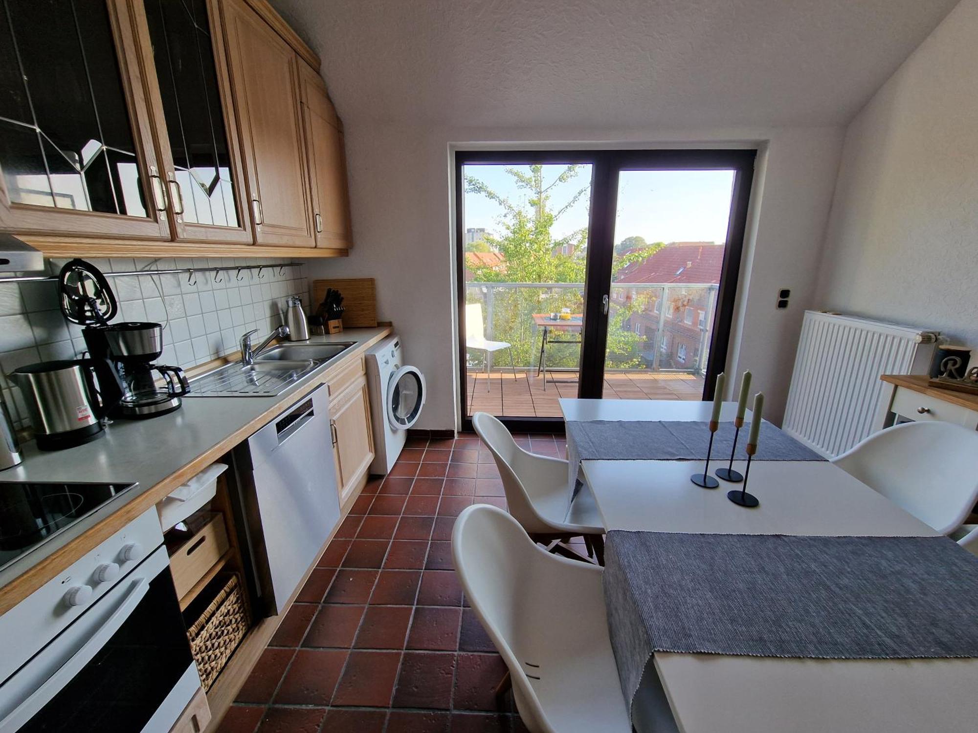 98Qm Wohnung Im Villenviertel - Voll Ausgestattet Mit Balkon Und Kamin - Wlan Gratis Wilhelmshaven Zewnętrze zdjęcie